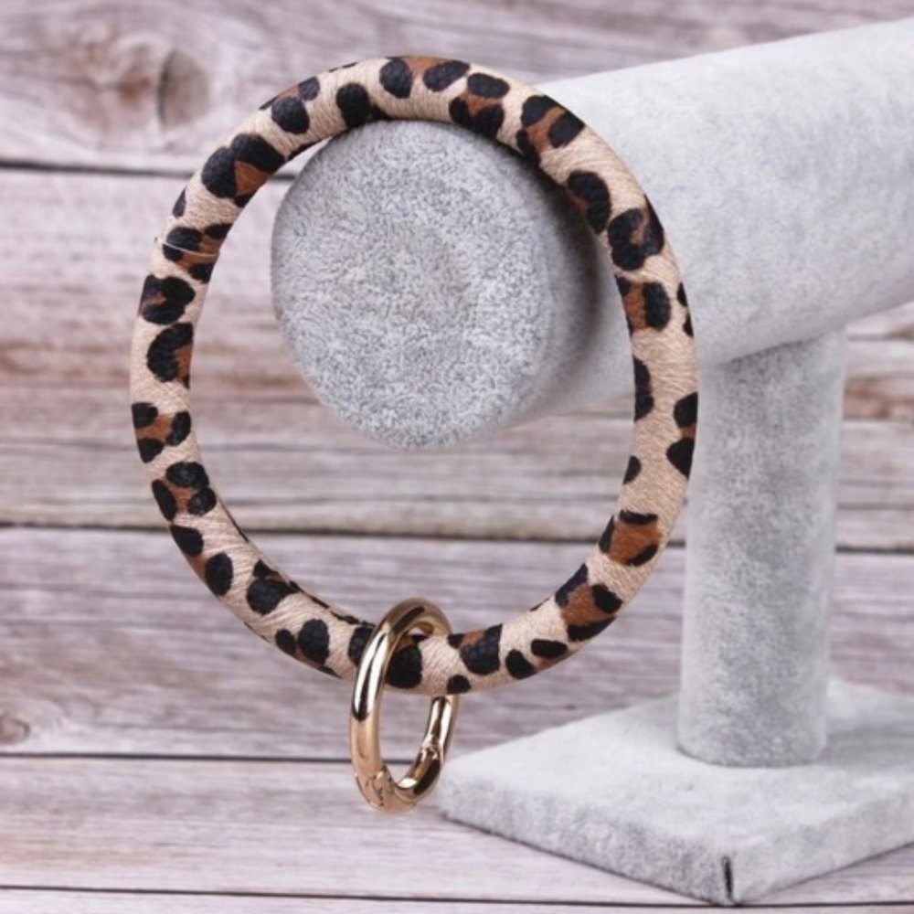 🇺🇸 3/$30 Leopard Print Wrist Key Chain